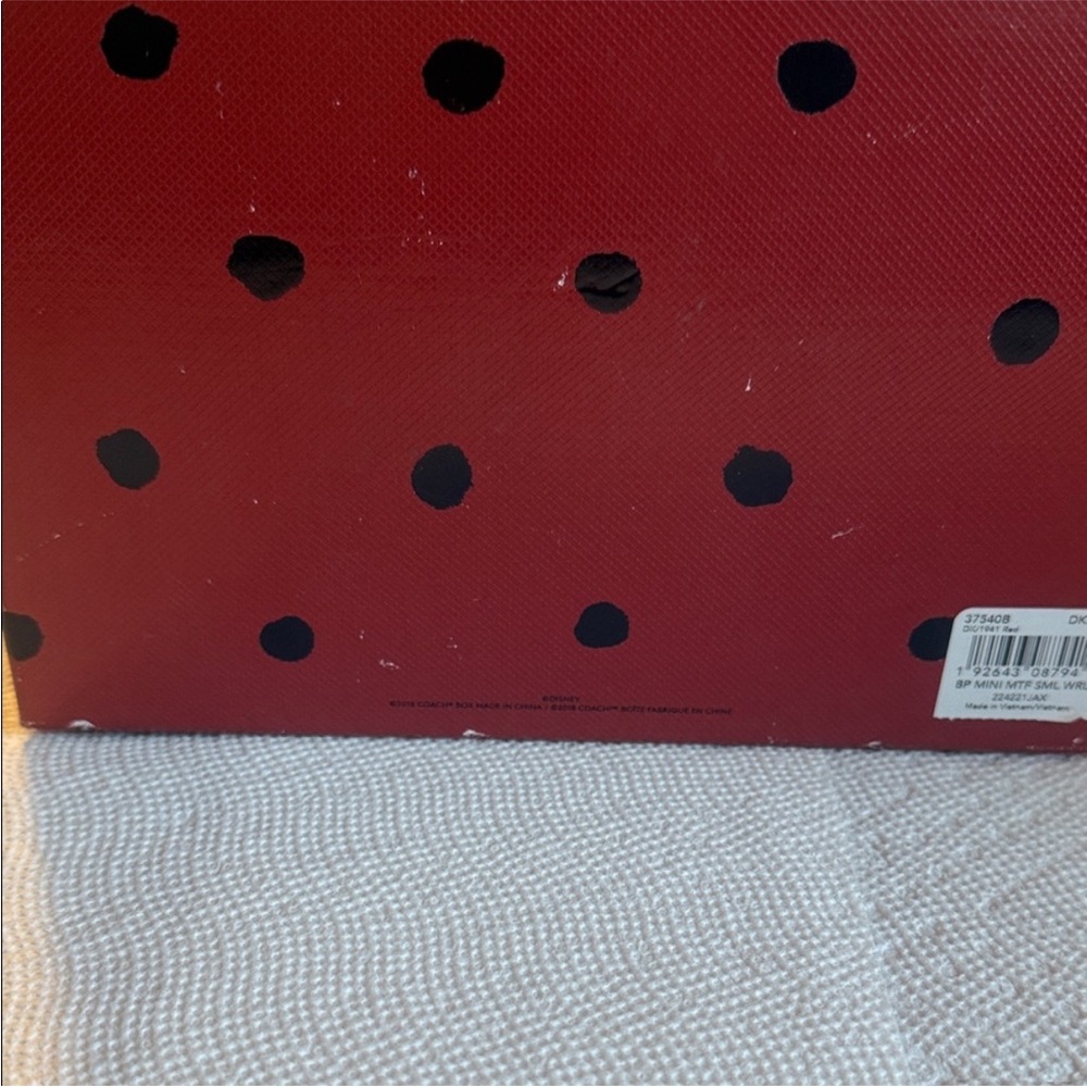 Disney Coach Minnie Mouse‎ Motif Wristlet in red pebble leather. NWT - Picture 6 of 8